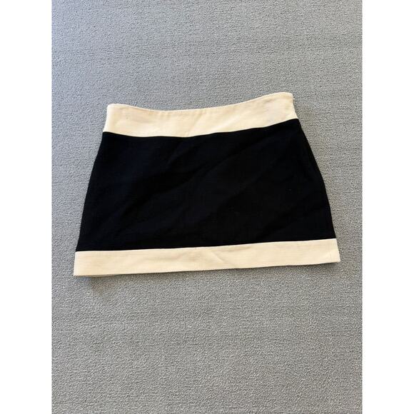 MILLY Women's 8 Black‎ Mini Skirt Ivory Colorblock Trim - Picture 2 of 8